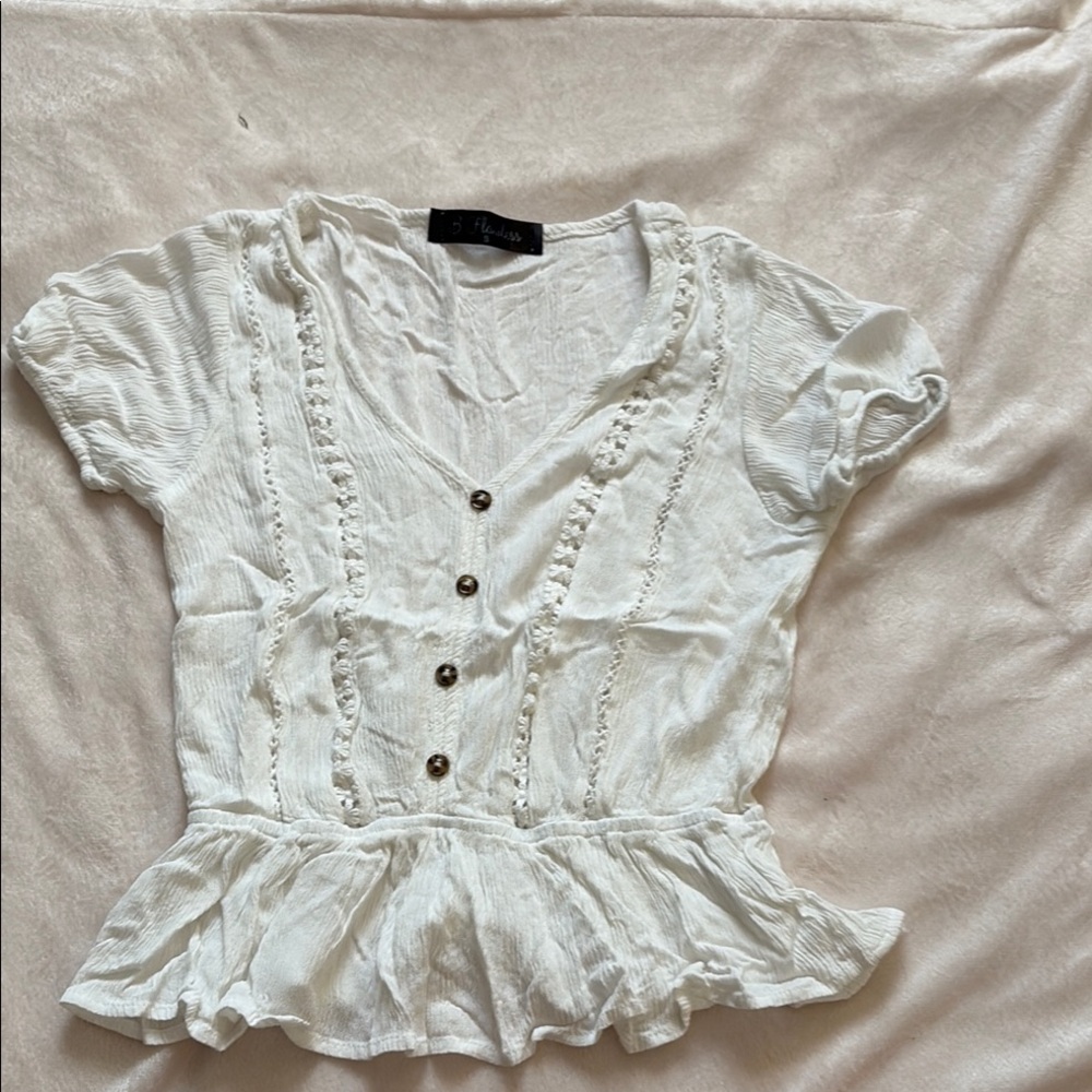 Elegant White Ruffled Top Small